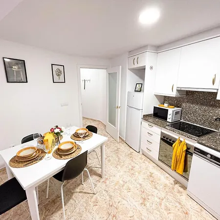 Yellow Lloret Apartamento *