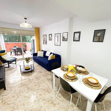 Yellow Lloret Apartamento *