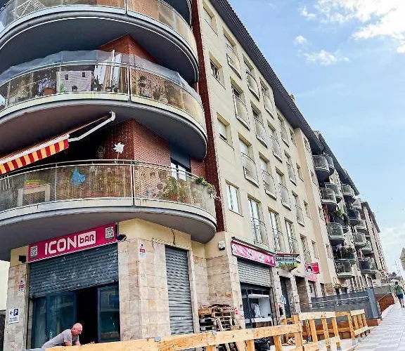 Yellow Lloret Apartment